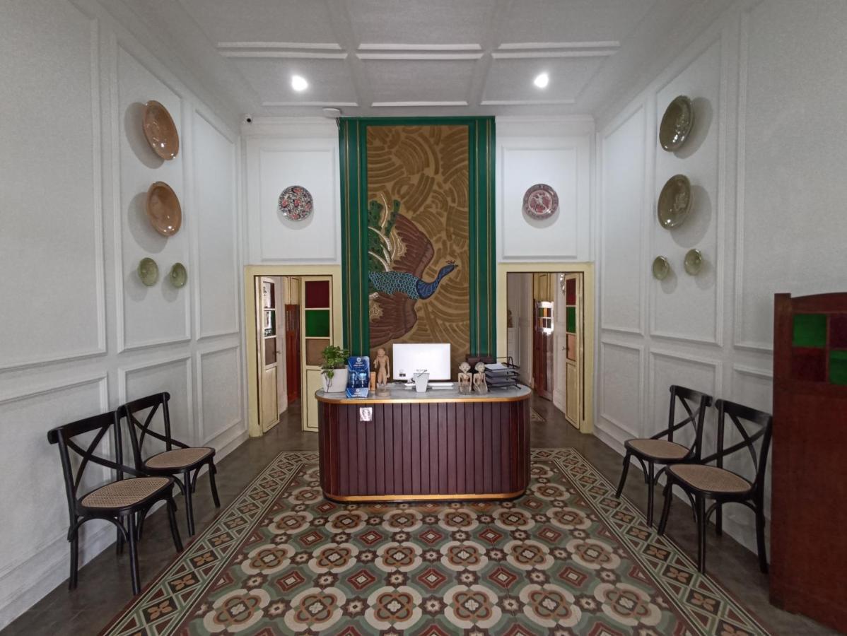 Mruyung Guest House Kota Lama Banyumas Mitra Reddoorz エクステリア 写真
